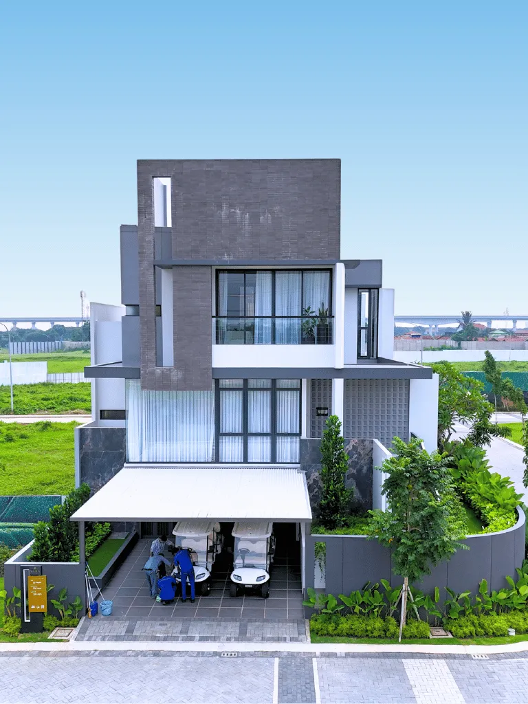 Yara at The Kaia view 1